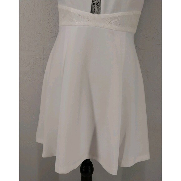 BCBGeneration White Lace Skater Deep V Plunge Cut Out Mini Dress Size 4 - Picture 3 of 9